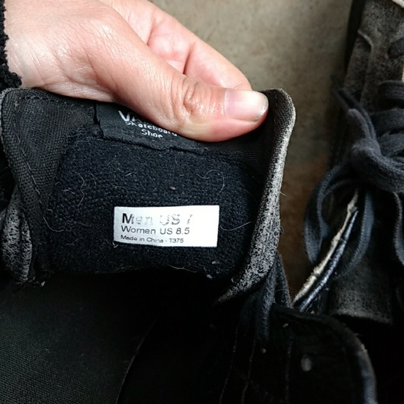 Vans black crackled leather high tops - Picture 6 of 6